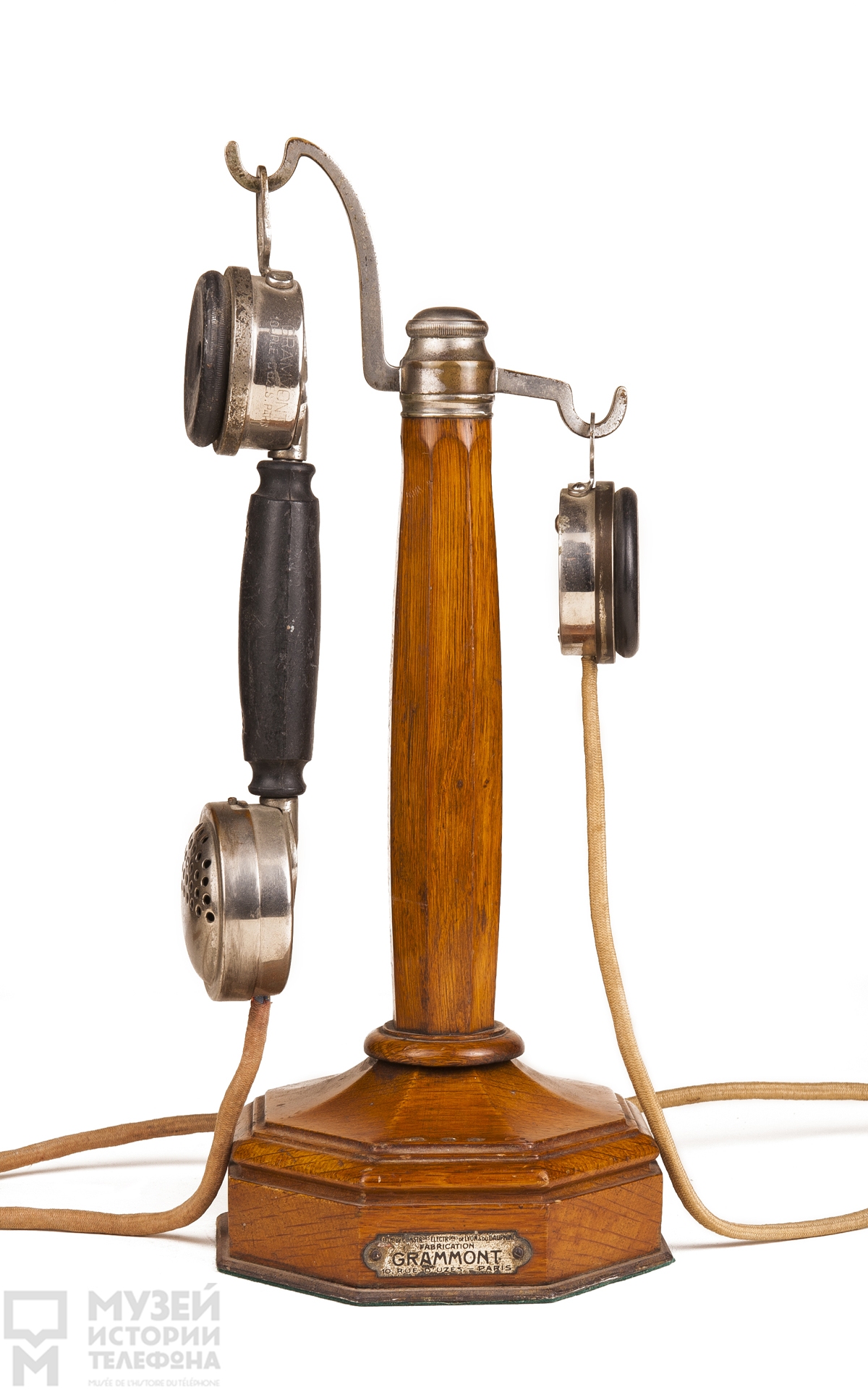 Телефонный аппарат-стойка в люксовом исполнении с микротелефонной трубкой и дополнительным наушником, система ЦБ