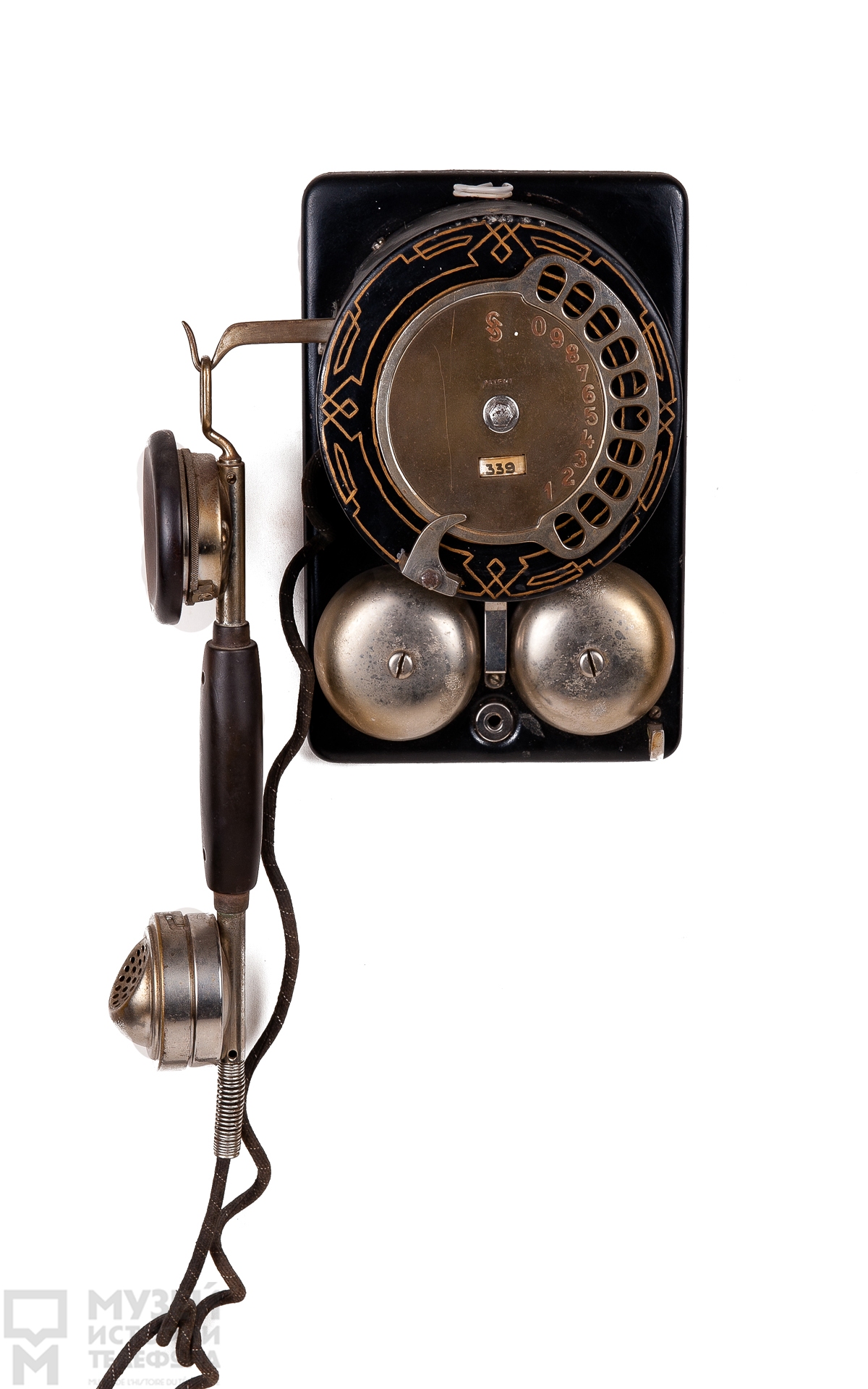Телефонный аппарат системы АТС с микротелефонной трубкой и поляризованным звонком, диск-номеронабиратель модели "кастет"